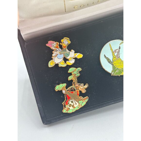 Walt Disney Classics Collection Boxed 5 Pin Set Sculpture Series New in Box - Picture 4 of 10